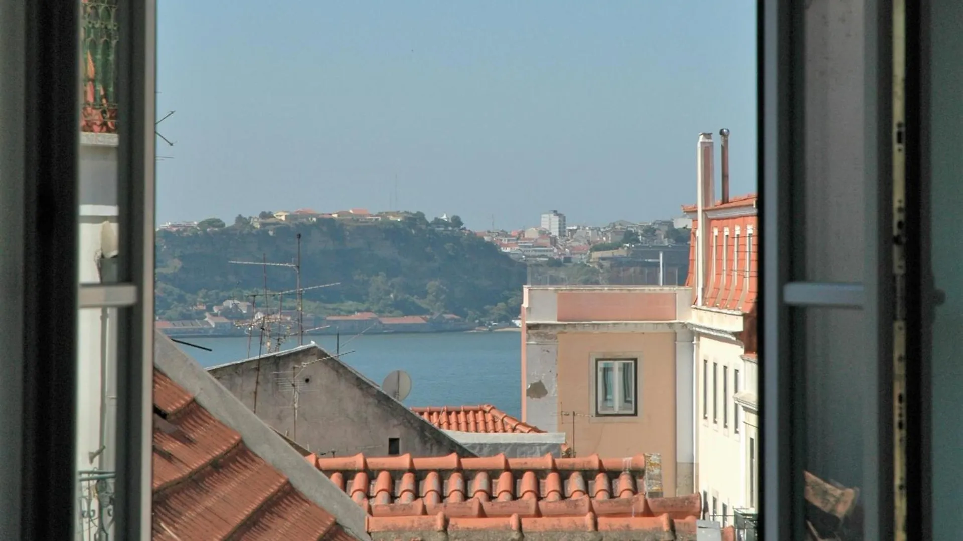 Appartamento B2 Beautiful Sunny Loft Bairro Alto - Bica Lisbona 0*,  Portogallo